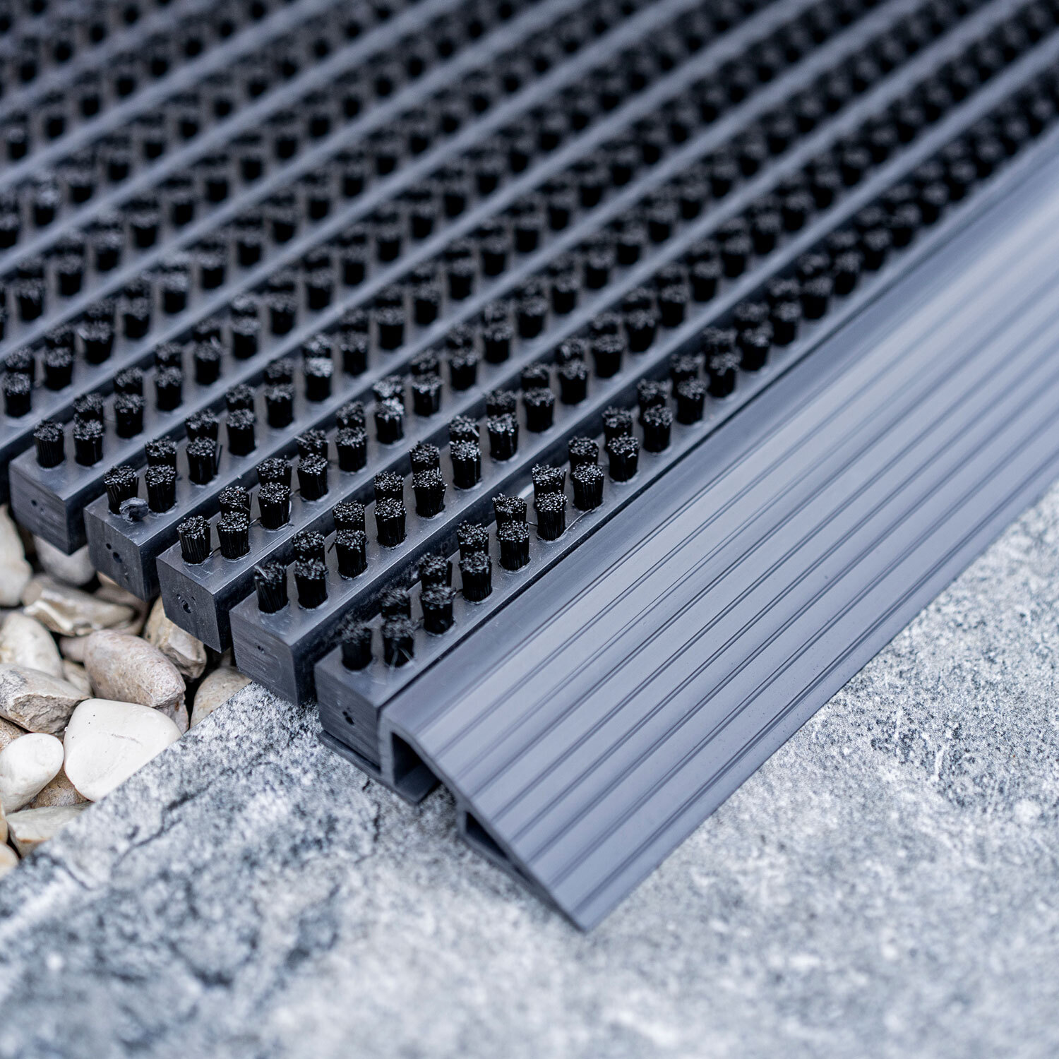 fussmatte-outline-schwarz-detail