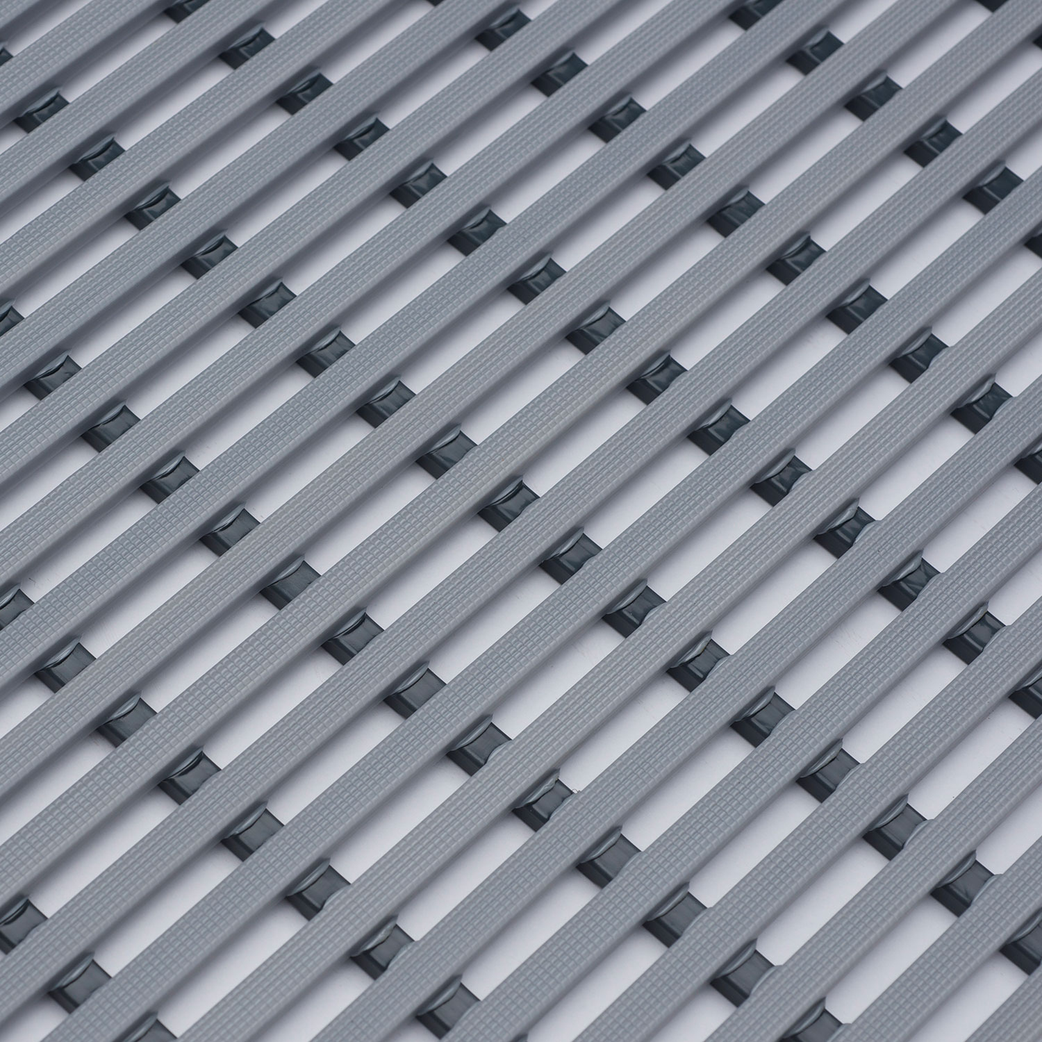 nassraumrost-grau-detail