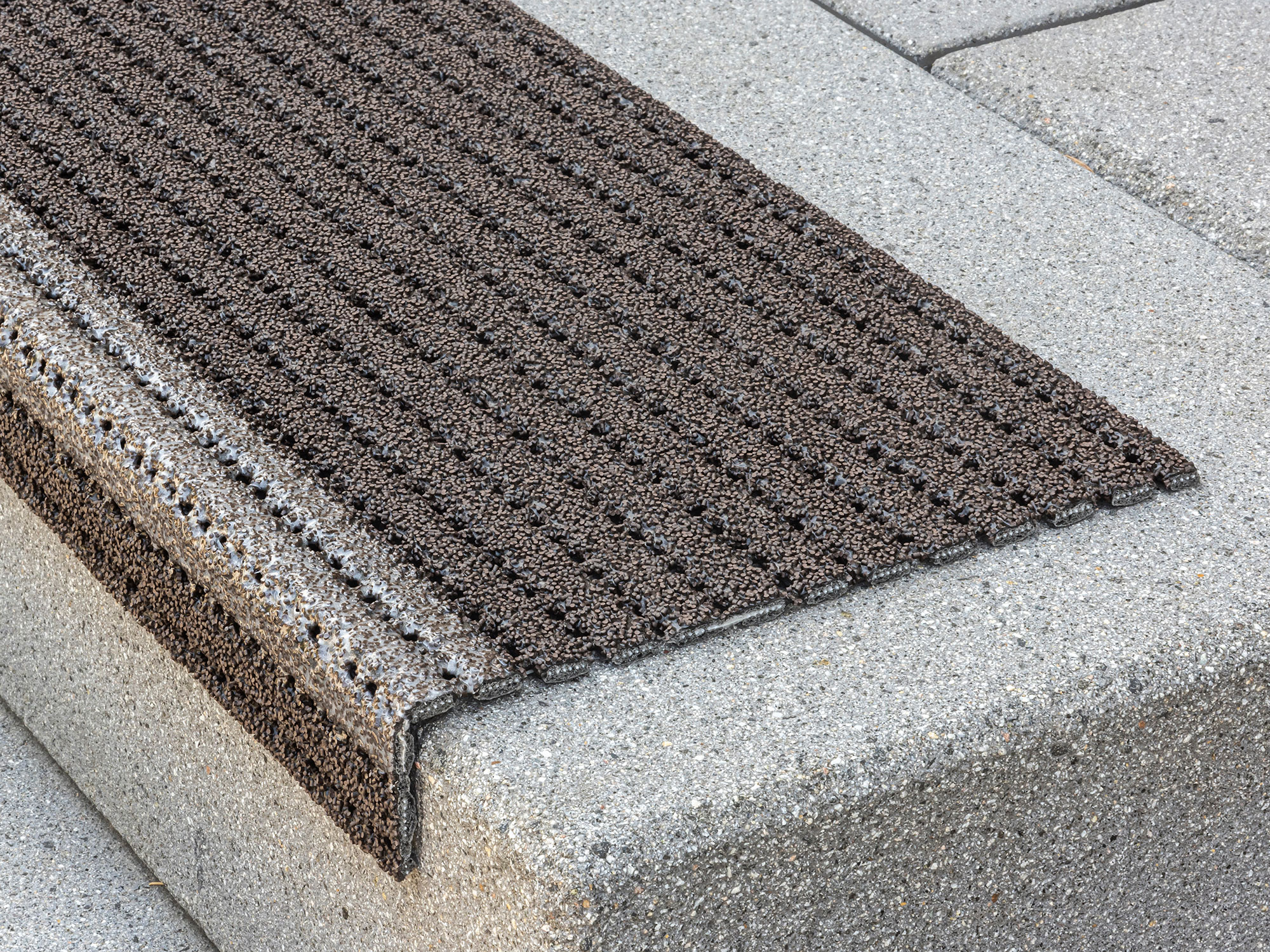 stufenmatte-aussen-unico-lava-1